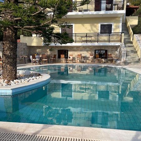 Lithos By The Sea Bed & Breakfast Neo Oitilo Bagian luar foto