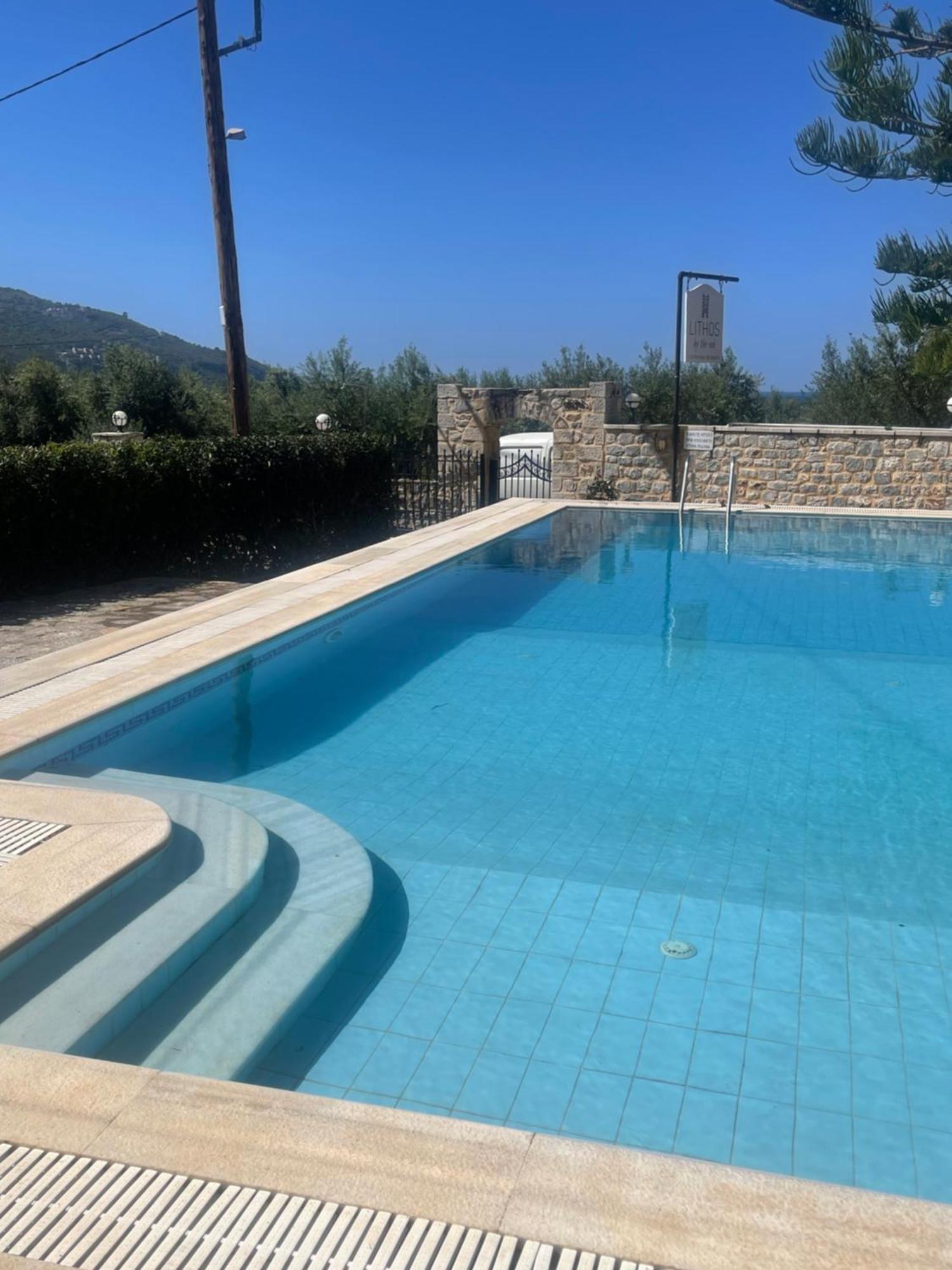 Lithos By The Sea Bed & Breakfast Neo Oitilo Bagian luar foto