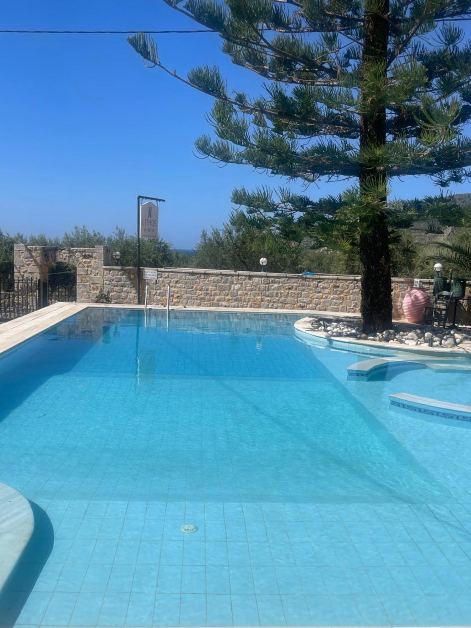 Lithos By The Sea Bed & Breakfast Neo Oitilo Bagian luar foto