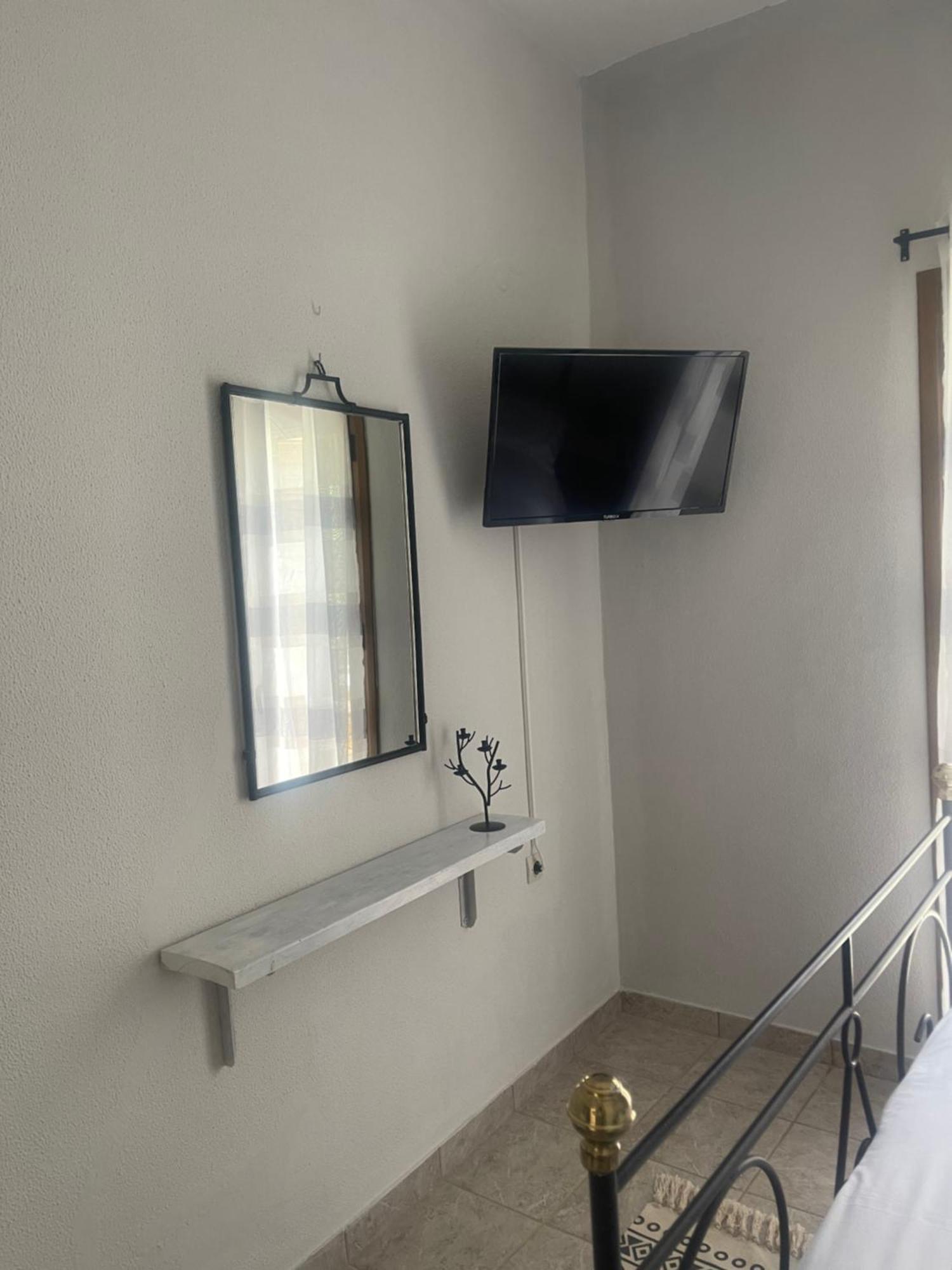 Lithos By The Sea Bed & Breakfast Neo Oitilo Bagian luar foto